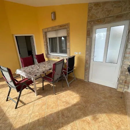 Apartements Delfin Apartman Vir