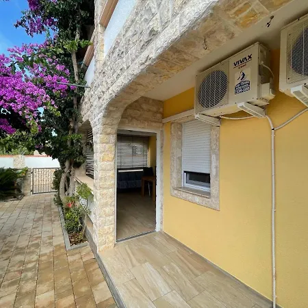 Apartements Delfin * Vir