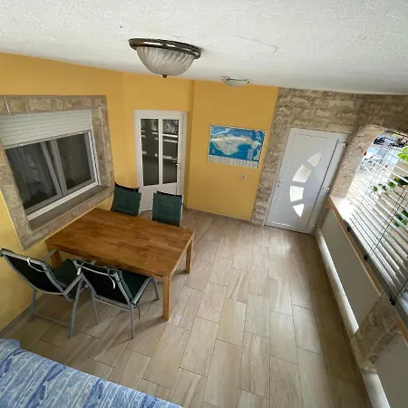 Apartements Delfin Apartman Vir