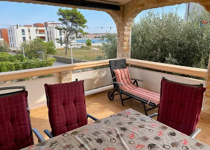 Apartements Delfin * Vir