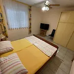 Lägenhet Apartements Delfin *