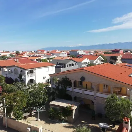 Apartements Delfin * Вир