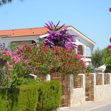 Apartements Delfin Апартаменты *