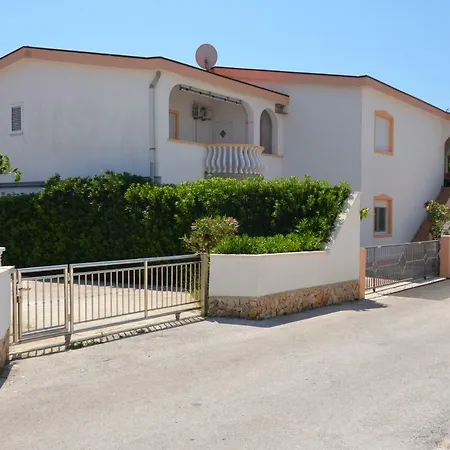 Apartements Delfin * Vir